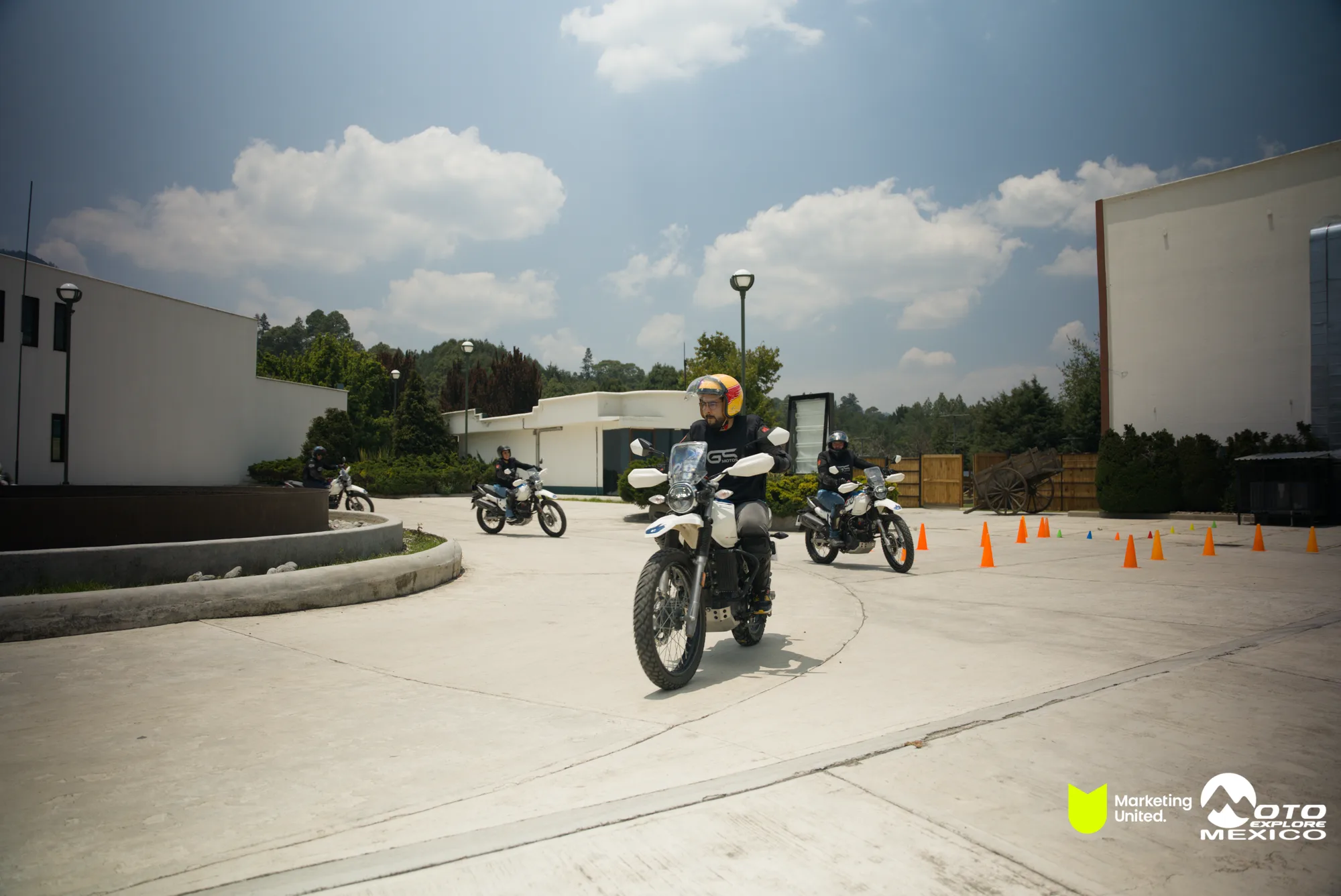 DSC03637 AARON LEON